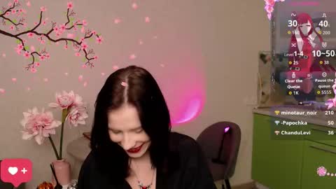 mellhyees online show from 11-14-25, 04:17