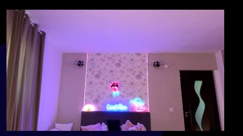 Snapshot of mellisaangel chatting on 07-25-26, 07:28 MellisaAngel online show from 07-25-26, 07:28