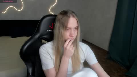 mellisadream online show from 10-13-25, 02:00