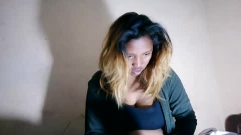Snapshot of mellissia02 chatting on 07-18-26, 03:33 mellissa online show from 07-18-26, 03:33