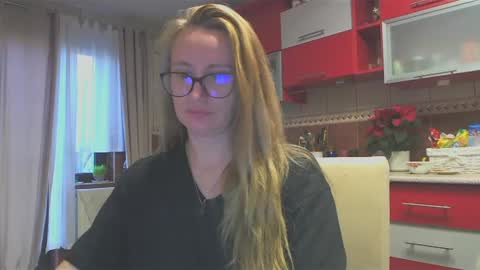 Snapshot of melly_rosey chatting on 12-16-24, 07:58 Melly online show from 12-16-24, 07:58