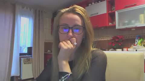 Snapshot of melly_rosey chatting on 01-14-25, 07:38 Melly online show from 01-14-25, 07:38