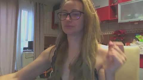 Snapshot of melly_rosey chatting on 01-15-25, 08:09 Melly online show from 01-15-25, 08:09