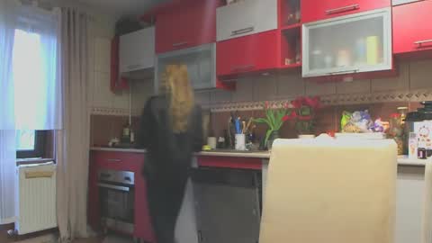 Snapshot of melly_rosey chatting on 02-05-25, 07:50 Melly online show from 02-05-25, 07:50