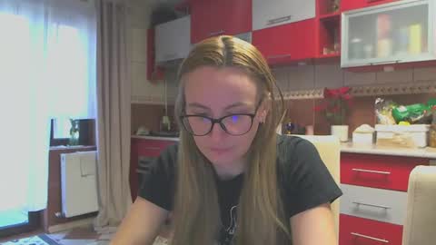 Snapshot of melly_rosey chatting on 02-11-25, 07:44 Melly online show from 02-11-25, 07:44