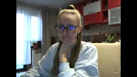 Snapshot of melly_rosey chatting on 03-10-25, 07:32 Melly online show from 03-10-25, 07:32