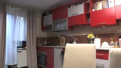 Snapshot of melly_rosey chatting on 10-14-25, 06:36 Melly online show from 10-14-25, 06:36