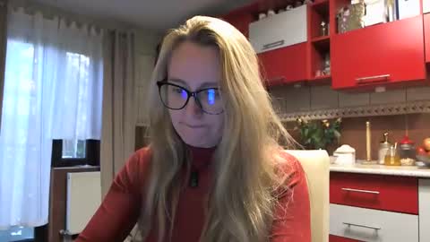 Snapshot of melly_rosey chatting on 10-22-25, 06:24 Melly online show from 10-22-25, 06:24