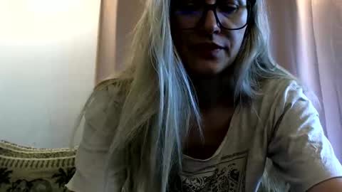 Melly online show from 05-28-26, 07:05