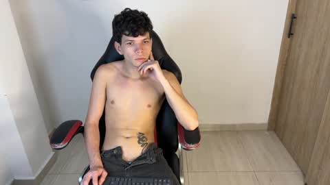 Snapshot of melo_twink chatting on 01-12-25, 04:10 Melo online show from 01-12-25, 04:10