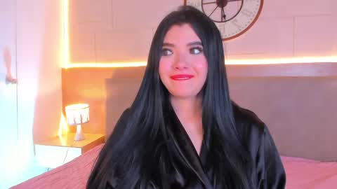 Snapshot of meloddy_rose chatting on 05-19-26, 04:19 Melody online show from 05-19-26, 04:19