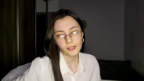 Snapshot of melodeehayden chatting on 06-02-26, 03:58 Nika online show from 06-02-26, 03:58