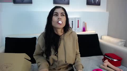 Melodi online show from 04-07-26, 01:44