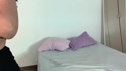 Snapshot of melody24_ chatting on 03-05-25, 06:23 melody24_ online show from 03-05-25, 06:23