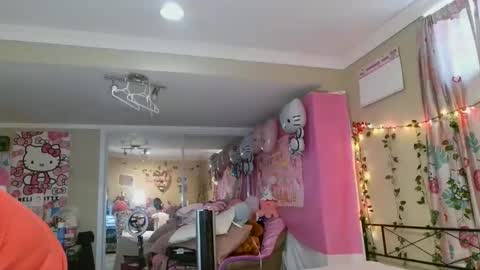 Snapshot of melody69lynn chatting on 12-17-25, 06:36 Melody Moral Lynn online show from 12-17-25, 06:36