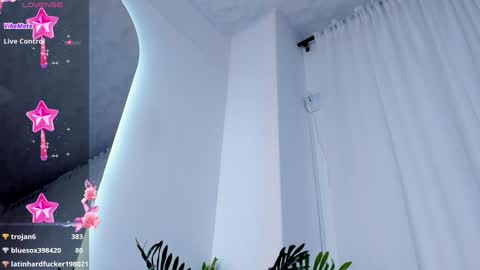 Snapshot of melody_blake16 chatting on 12-30-24, 02:08 online show from 12-30-24, 02:08