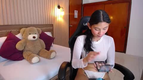 Snapshot of melody_flowers chatting on 12-02-24, 12:18 Melody online show from 12-02-24, 12:18