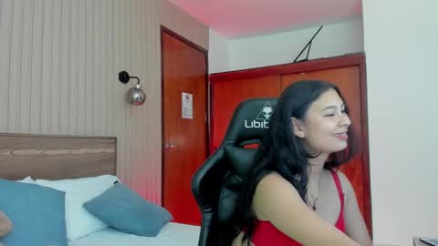 Snapshot of melody_flowers chatting on 12-24-24, 02:01 Melody online show from 12-24-24, 02:01