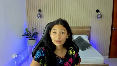 Snapshot of melody_flowers chatting on 01-07-25, 03:12 Melody online show from 01-07-25, 03:12