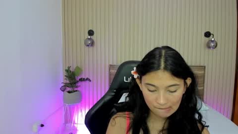 Snapshot of melody_flowers chatting on 01-29-25, 03:15 Melody online show from 01-29-25, 03:15