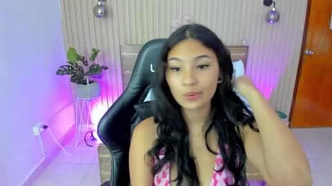 Snapshot of melody_flowers chatting on 03-07-25, 12:23 Melody online show from 03-07-25, 12:23