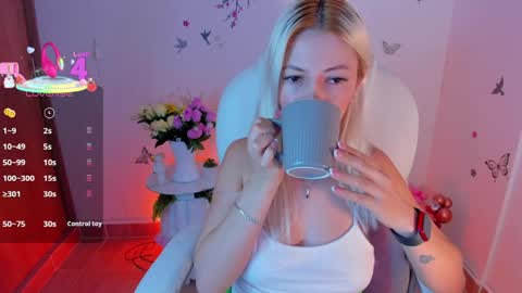 Snapshot of melody_starr chatting on 06-06-26, 11:26 melody_starr online show from 06-06-26, 11:26