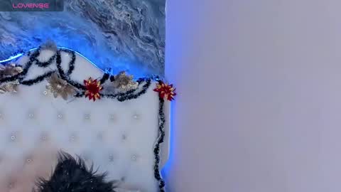 Snapshot of melody_suarez chatting on 12-18-24, 04:20 MELODY online show from 12-18-24, 04:20