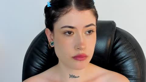 Snapshot of melody_suarez chatting on 12-20-24, 12:52 MELODY online show from 12-20-24, 12:52