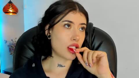 Snapshot of melody_suarez chatting on 01-03-25, 10:40 MELODY online show from 01-03-25, 10:40