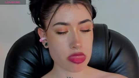 Snapshot of melody_suarez chatting on 01-15-25, 01:34 MELODY online show from 01-15-25, 01:34