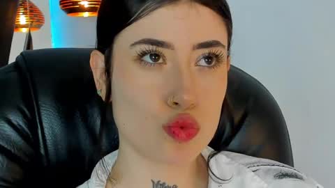 Snapshot of melody_suarez chatting on 01-17-25, 11:18 MELODY online show from 01-17-25, 11:18