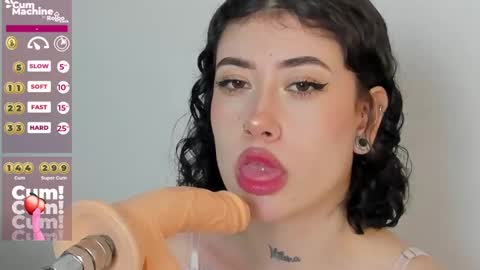 Snapshot of melody_suarez chatting on 02-05-25, 07:53 MELODY online show from 02-05-25, 07:53