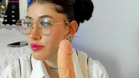 Snapshot of melody_suarez chatting on 03-08-25, 08:03 MELODY online show from 03-08-25, 08:03