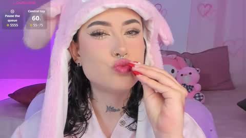 Snapshot of melody_suarez chatting on 11-15-25, 11:32 MELODY online show from 11-15-25, 11:32