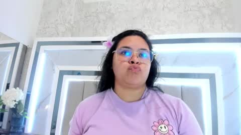 Snapshot of melodycharlotte chatting on 10-11-25, 11:31 melodycharlotte online show from 10-11-25, 11:31