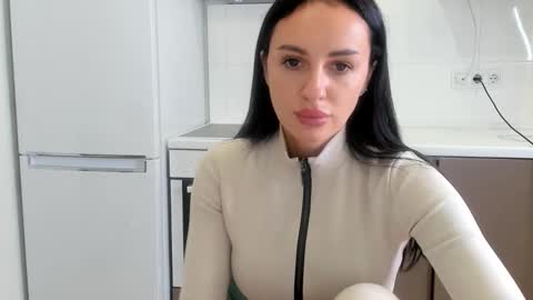 Snapshot of melodyhewit chatting on 11-09-25, 07:28 Masha online show from 11-09-25, 07:28