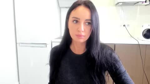 Snapshot of melodyhewit chatting on 11-14-25, 09:19 Masha online show from 11-14-25, 09:19