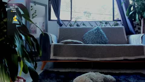 Snapshot of melodypetitex chatting on 01-21-25, 08:11 sophia online show from 01-21-25, 08:11
