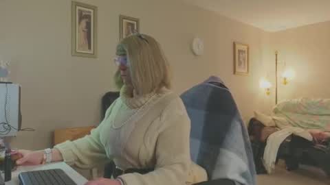 Snapshot of melodyredux_62 chatting on 02-15-26, 12:58 Melody online show from 02-15-26, 12:58