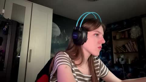 Hi Im Aria 18 years old online show from 09-26-25, 12:31