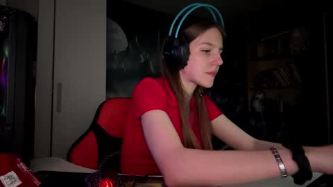 Hi Im Aria 18 years old online show from 10-05-25, 12:14