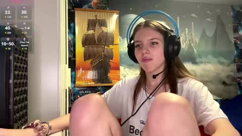 Hi Im Aria 18 years old online show from 11-24-25, 12:38