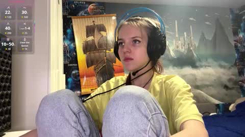 Hi Im Aria 18 years old online show from 12-19-25, 03:30