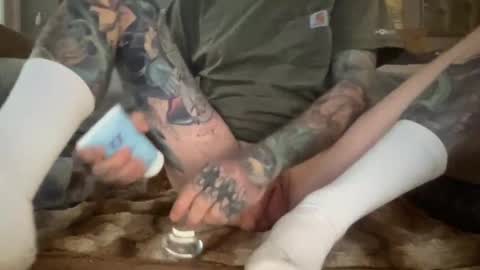 Snapshot of melt13 chatting on 02-15-25, 05:28 melt13 online show from 02-15-25, 05:28