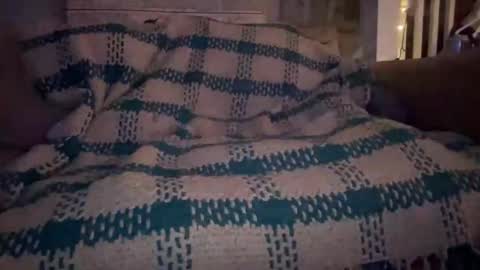 Snapshot of melt13 chatting on 09-09-25, 09:20 melt13 online show from 09-09-25, 09:20