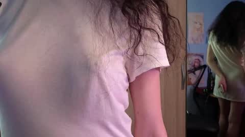 Snapshot of memisecrets chatting on 05-27-26, 05:43 Megumi Aina online show from 05-27-26, 05:43