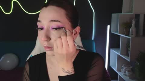 Mencialo online show from 12-21-24, 01:47