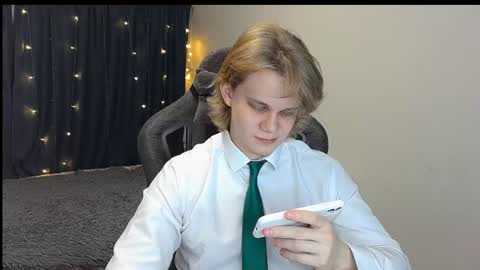 Mickey online show from 12-27-24, 05:26