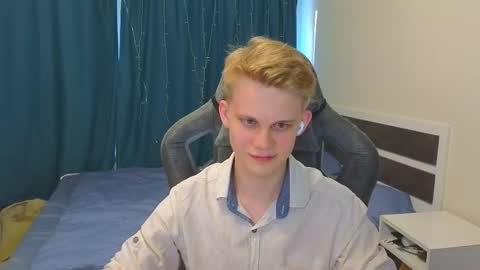 Mickey online show from 09-10-25, 01:33