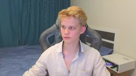 Mickey online show from 10-20-25, 03:01